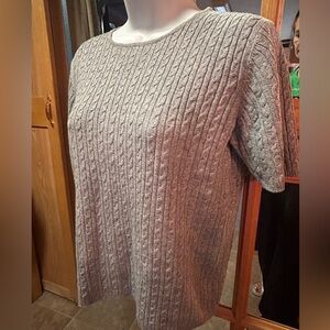 Cashmere and silk short sleeve cableknit sweater small/medium.